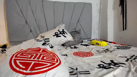 francihot4 online show from February 3, 2:53 am