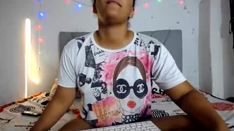 francihot4 online show from March 6, 3:25 am