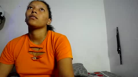 Snapshot of francihot4 chatting on June 17, 2:03 am francihot4 online show from June 17, 2:03 am