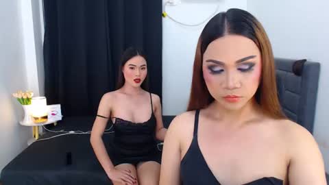 Snapshot of francinexcarla chatting on July 22, 3:20 am Francine and Carla online show from July 22, 3:20 am