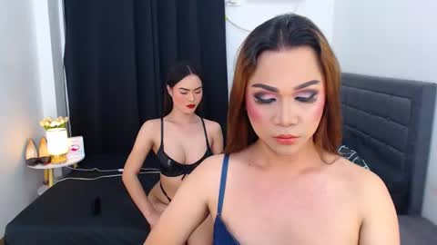 Snapshot of francinexcarla chatting on July 25, 2:53 am Francine and Carla online show from July 25, 2:53 am