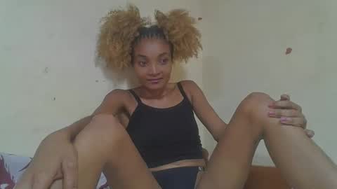 Snapshot of francinoli chatting on March 22, 1:53 am Francinoli online show from March 22, 1:53 am