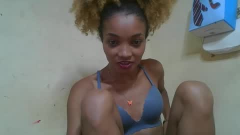 Snapshot of francinoli chatting on May 14, 4:19 am Francinoli online show from May 14, 4:19 am