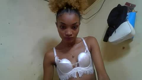 Snapshot of francinoli chatting on May 20, 4:51 am Francinoli online show from May 20, 4:51 am