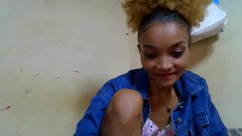 Snapshot of francinoli chatting on May 24, 7:41 pm Francinoli online show from May 24, 7:41 pm
