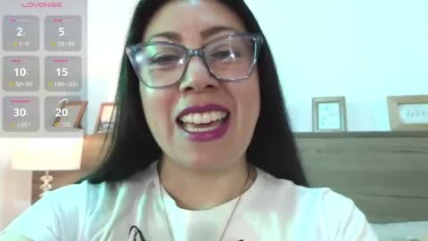 Snapshot of francisca_vera chatting on June 16, 6:54 pm francisca_vera online show from June 16, 6:54 pm