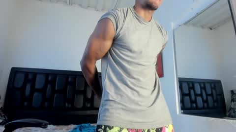 Snapshot of franco_ruiz_ chatting on December 14, 5:03 pm franco online show from December 14, 5:03 pm