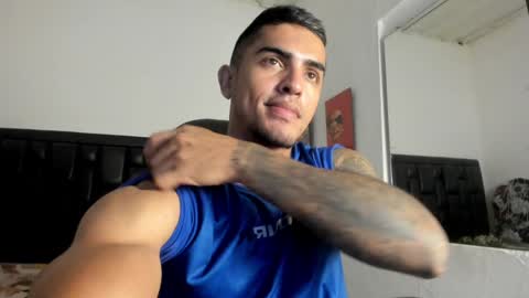 Snapshot of franco_ruiz_ chatting on December 16, 1:10 am franco online show from December 16, 1:10 am