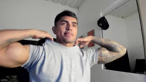 Snapshot of franco_ruiz_ chatting on February 16, 2:20 am franco online show from February 16, 2:20 am