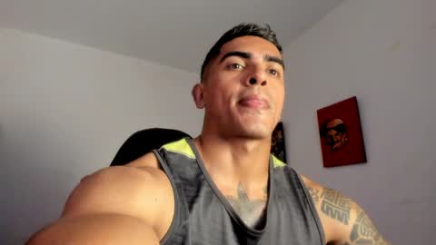 Snapshot of franco_ruiz_ chatting on April 29, 11:44 pm franco online show from April 29, 11:44 pm
