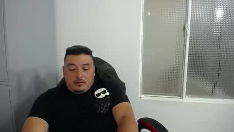 Snapshot of francoisroy chatting on November 18, 10:03 pm Juan online show from November 18, 10:03 pm