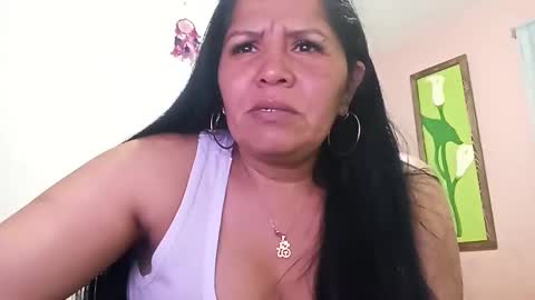 Snapshot of francy_froz chatting on December 16, 2:57 am francy froz online show from December 16, 2:57 am