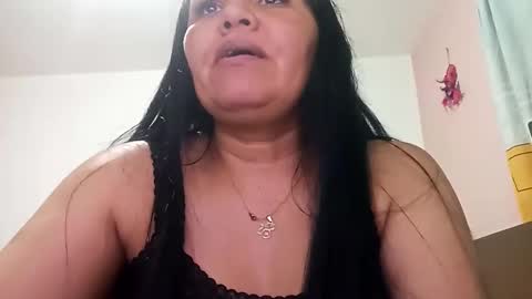 Snapshot of francy_froz chatting on January 3, 1:38 am francy froz online show from January 3, 1:38 am