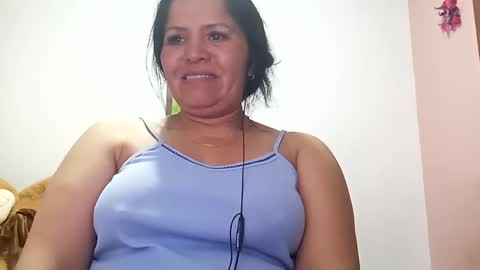 Snapshot of francy_froz chatting on February 19, 5:49 am francy froz online show from February 19, 5:49 am