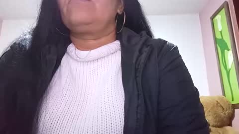 Snapshot of francy_froz chatting on October 15, 1:28 am francy froz online show from October 15, 1:28 am