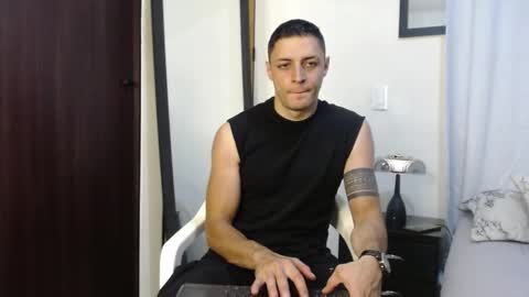 Snapshot of frank_millers chatting on February 5, 12:48 am Frank online show from February 5, 12:48 am