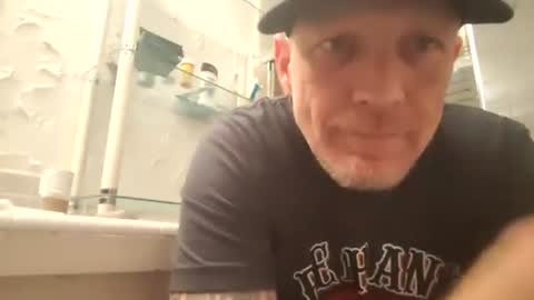 Famous Blue Eyes online show from April 8, 2:33 am