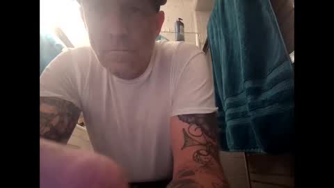 Famous Blue Eyes online show from April 14, 10:54 am