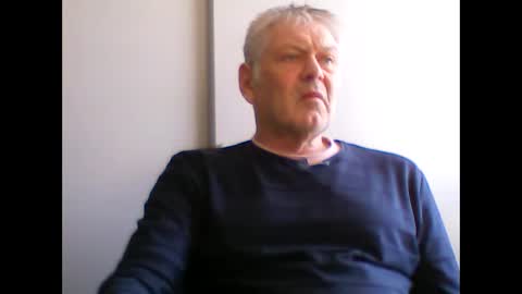 Snapshot of frannkboy61 chatting on April 21, 12:00 pm frannkboy61 online show from April 21, 12:00 pm