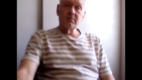 Snapshot of frannkboy61 chatting on April 25, 10:07 am frannkboy61 online show from April 25, 10:07 am