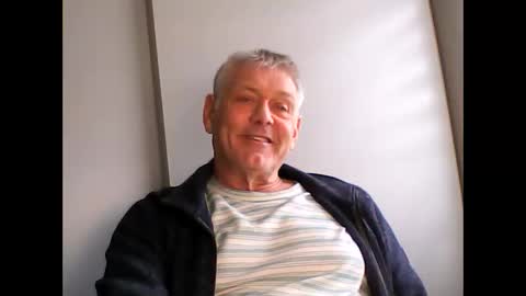 Snapshot of frannkboy61 chatting on May 3, 4:46 pm frannkboy61 online show from May 3, 4:46 pm