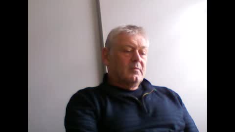 Snapshot of frannkboy61 chatting on May 14, 9:16 am frannkboy61 online show from May 14, 9:16 am