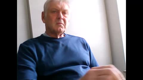 Snapshot of frannkboy61 chatting on May 18, 2:23 pm frannkboy61 online show from May 18, 2:23 pm