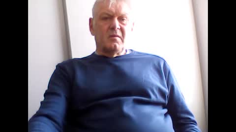 Snapshot of frannkboy61 chatting on May 19, 8:20 am frannkboy61 online show from May 19, 8:20 am