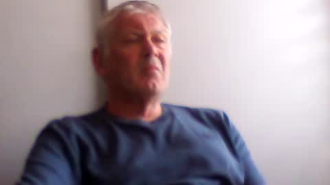 frannkboy61 online show from July 13, 2:42 pm