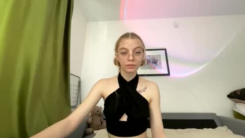 franny_fresh online show from March 19, 9:02 am