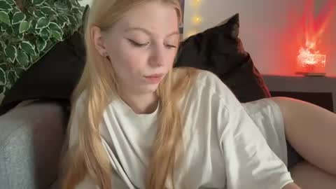 Snapshot of franny_fresh chatting on July 18, 8:18 am franny_fresh online show from July 18, 8:18 am