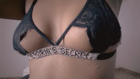 Snapshot of franyeli_9 chatting on January 6, 2:37 am franyeli online show from January 6, 2:37 am