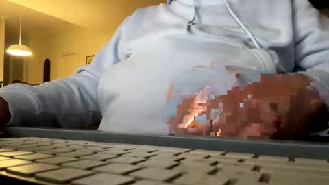 Snapshot of franzmontyhe chatting on October 7, 2:36 pm franzmontyhe online show from October 7, 2:36 pm