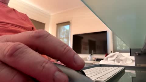 Snapshot of franzmontyhe chatting on October 13, 5:40 am franzmontyhe online show from October 13, 5:40 am