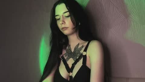 Snapshot of frau_basted chatting on January 6, 9:22 pm mistress Bastet and  mintcola online show from January 6, 9:22 pm