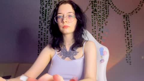 Snapshot of frau_basted chatting on March 10, 9:51 pm mistress Bastet and  mintcola online show from March 10, 9:51 pm