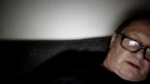 Snapshot of frauenfeind1 chatting on December 10, 9:01 am Wolfi online show from December 10, 9:01 am