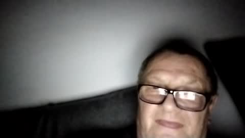 Snapshot of frauenfeind1 chatting on December 24, 7:28 am Wolfi online show from December 24, 7:28 am