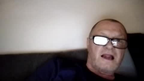 Snapshot of frauenfeind1 chatting on February 19, 7:50 am Wolfi online show from February 19, 7:50 am