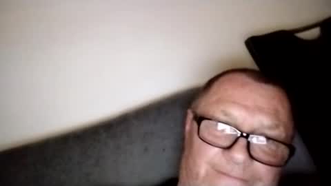 Snapshot of frauenfeind1 chatting on March 6, 12:30 pm Wolfi online show from March 6, 12:30 pm