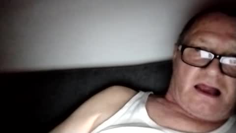 Snapshot of frauenfeind1 chatting on March 10, 7:18 pm Wolfi online show from March 10, 7:18 pm