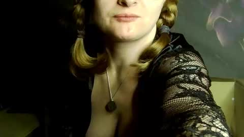 FrauKet online show from October 21, 9:37 pm