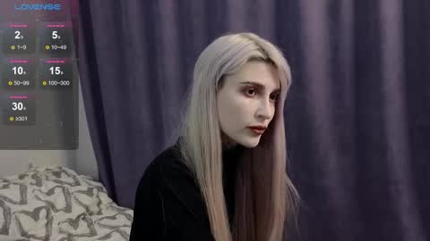 Snapshot of fraulein_mooon chatting on January 12, 5:54 pm Asya UwU online show from January 12, 5:54 pm