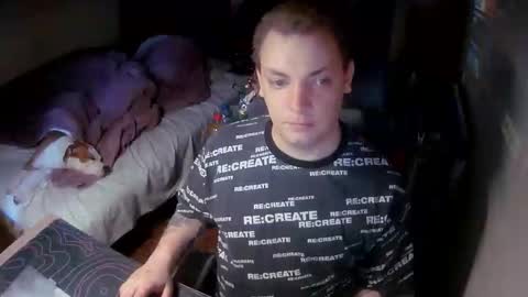 Snapshot of freak_azoid chatting on December 19, 1:51 pm freak_azoid online show from December 19, 1:51 pm