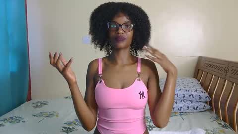 Nessa-Independent model online show from December 8, 6:22 am