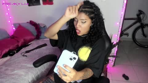 Lia Gomez online show from December 6, 2:35 am