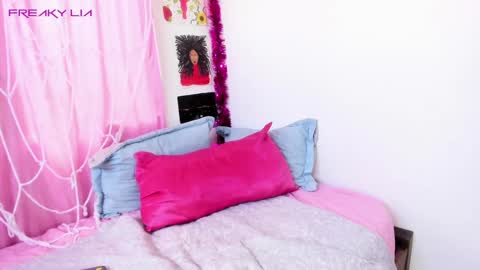 Lia Gomez online show from December 18, 6:03 pm