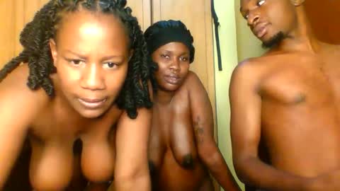 freakyg292511 online show from December 4, 12:03 pm