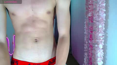 Snapshot of freakymarkxxx chatting on May 13, 2:47 pm Mark online show from May 13, 2:47 pm