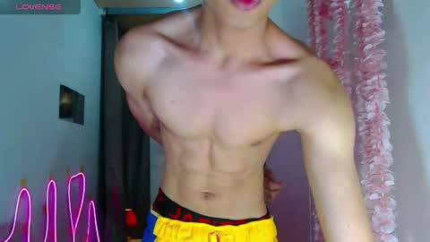 Snapshot of freakymarkxxx chatting on May 14, 9:49 am Mark online show from May 14, 9:49 am